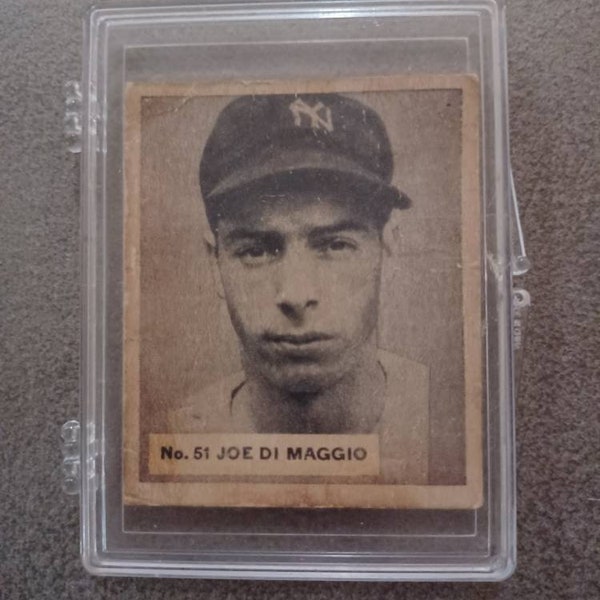 Tarjeta de béisbol Joe DiMaggio NOVATO. En todo el mundo Gum co. Qué, Canadá. Sin fecha. Escrito tanto en francés como en inglés. Gran pieza de coleccionista. cd vg