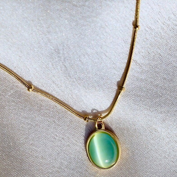 Collier Vintage En Jade Plaqué Or - Élégance Rétro | Bijou Ancien Pierre Verte