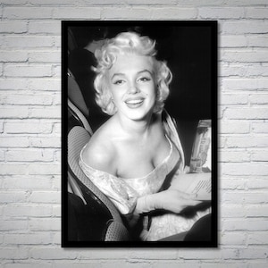 Marilyn Monroe vintage photograph - retro wall art - Marilyn Monroe photo print - Old Hollywood posters - Housewarming gift ideas