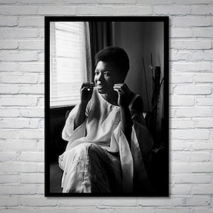 Maya Angelou vintage photograph - retro wall art - Maya Angelou photo print - Iconic poster - Housewarming gift ideas - inspirational gift