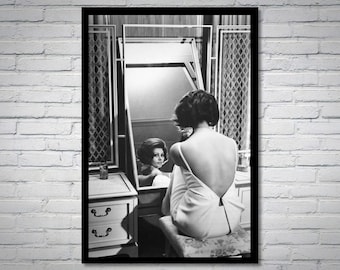Sophia Loren vintage photograph - retro wall art - Sophia Loren photo print - Old Hollywood poster - Housewarming gift ideas - boudoir decor