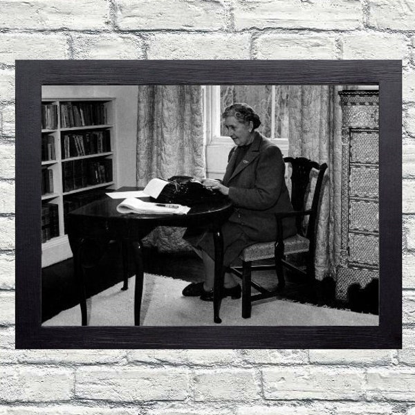 Agatha Christie vintage photograph - retro wall art - Agatha Christie photo print - Iconic posters - Housewarming gift - inspirational gifts