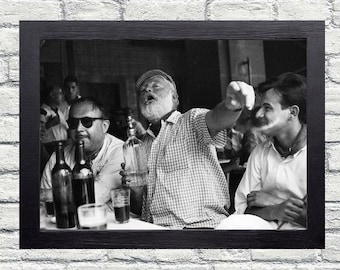 Ernest Hemingway vintage photograph - retro wall art - Hemingway photo print - Iconic posters - Housewarming gift - inspirational gifts