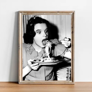 Judy Garland vintage photograph - retro wall art - Judy Garland photo print - Old Hollywood posters - Housewarming gift ideas