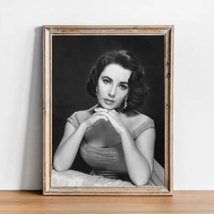 Elizabeth Taylor vintage photograph - retro wall art - Elizabeth Taylor photo print - Old Hollywood posters - Housewarming gift ideas