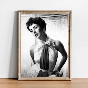Elizabeth Taylor vintage photograph - retro wall art - Elizabeth Taylor photo print - Old Hollywood posters - Housewarming gift ideas