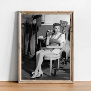 Judy Garland vintage photograph - retro wall art - Judy Garland photo print - Old Hollywood posters - Housewarming gift ideas