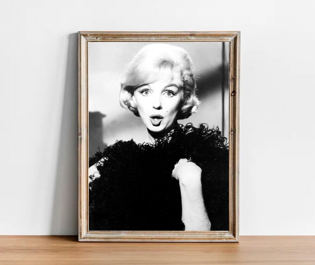 Marilyn Monroe Vintage Photograph - Classic Hollywood Movie Poster - Etsy