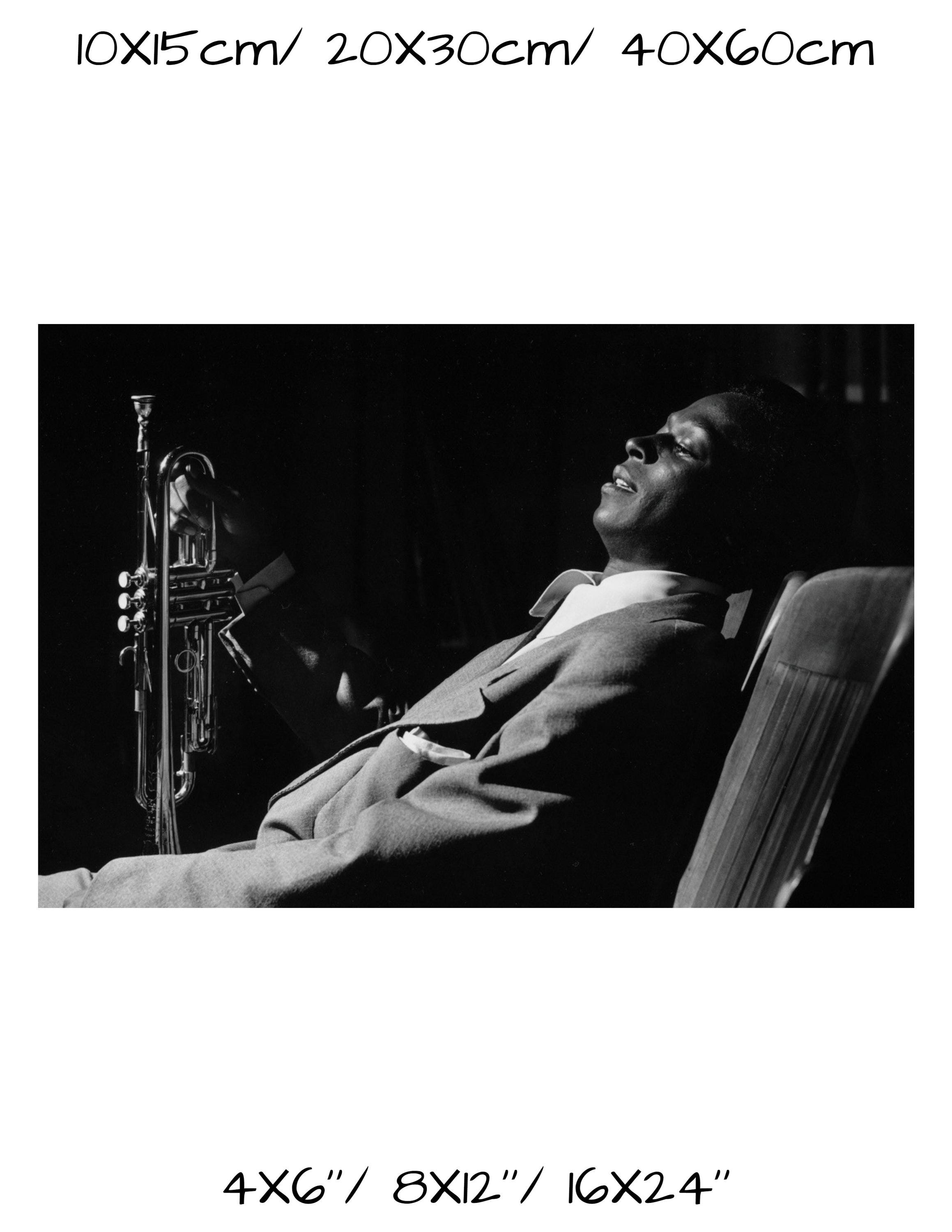 ★スペシャル ヴィンテージ！マイルスデイヴィス JAZZ ポスター(額付) ヴィンテージのマイルス・デイヴィスの写真：レトロなジャズ音楽