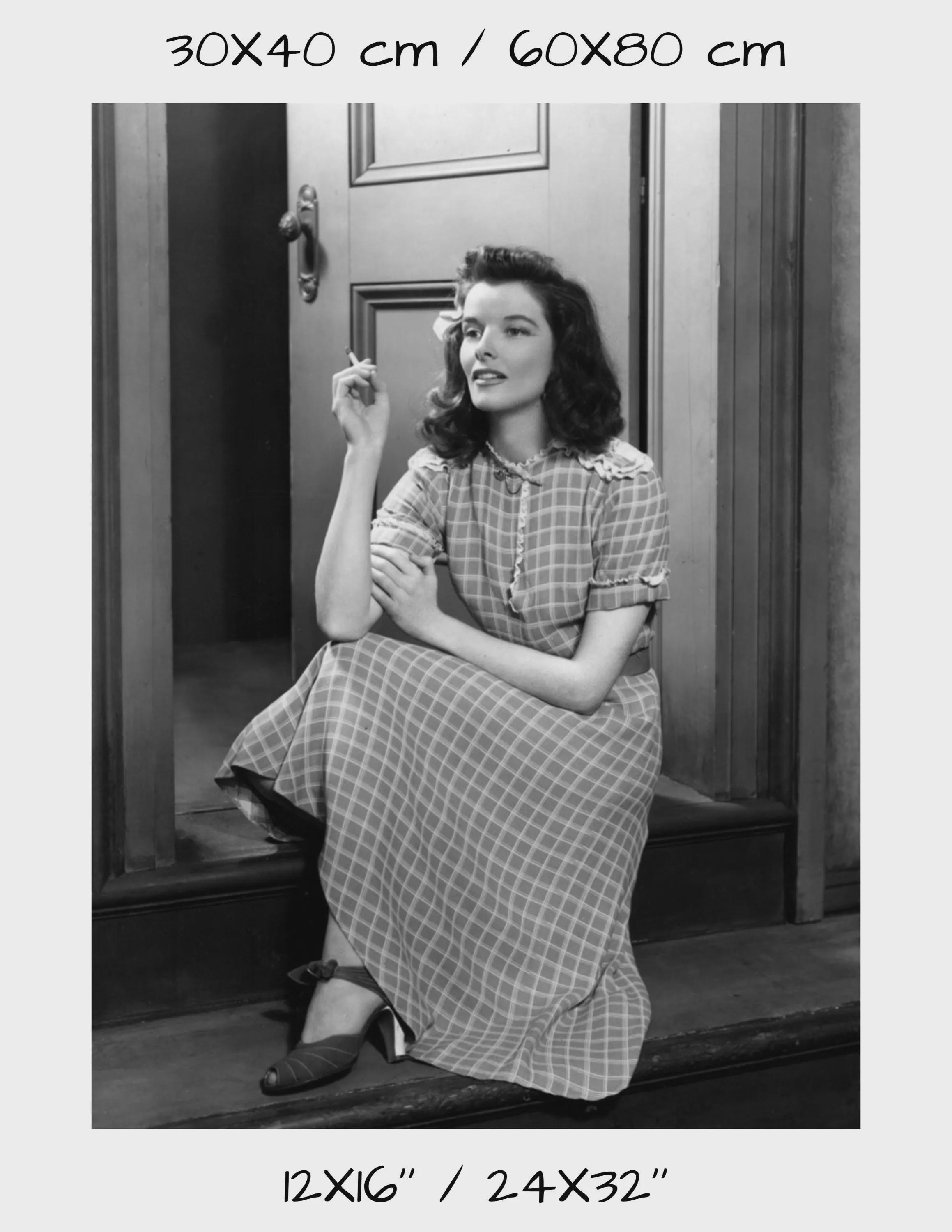 キャサリン・ヘプバーンのヴィンテージ写真：レトロなハリウッドの壁