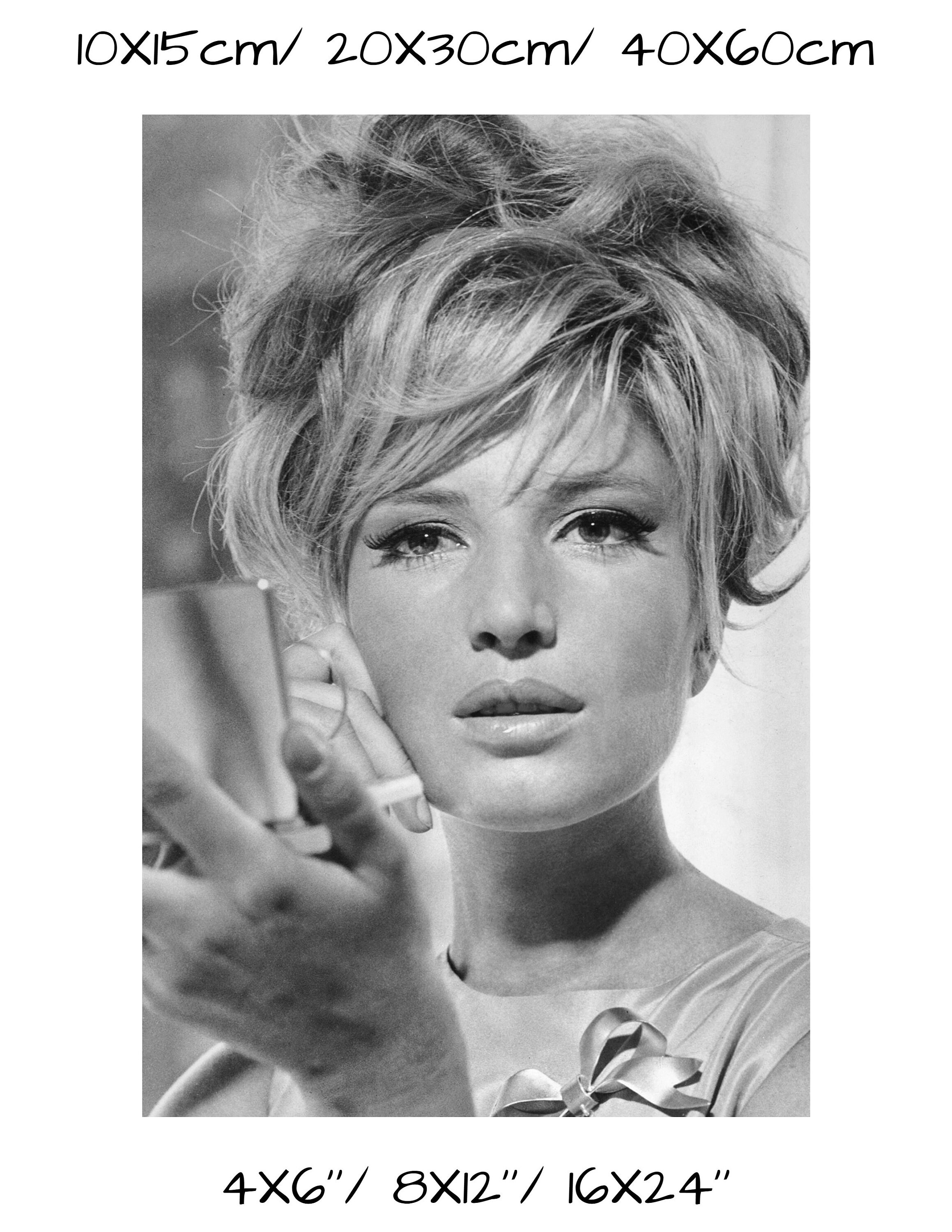 モニカ・ヴィッティのヴィンテージ写真：イタリア映画のレトロポスター