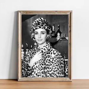 Elizabeth Taylor vintage photograph - retro wall art - Elizabeth Taylor photo print - Old Hollywood posters - Housewarming gift ideas
