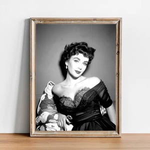 Elizabeth Taylor vintage photograph - retro wall art - Elizabeth Taylor photo print - Old Hollywood posters - Housewarming gift ideas