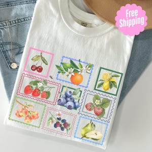 T-shirt Comfort Colors® FARMERS MARKET FRAISE carte postale vintage jardinage cottagecore cadeau Fruits italiens d'été esthétique surdimensionné Pinterest