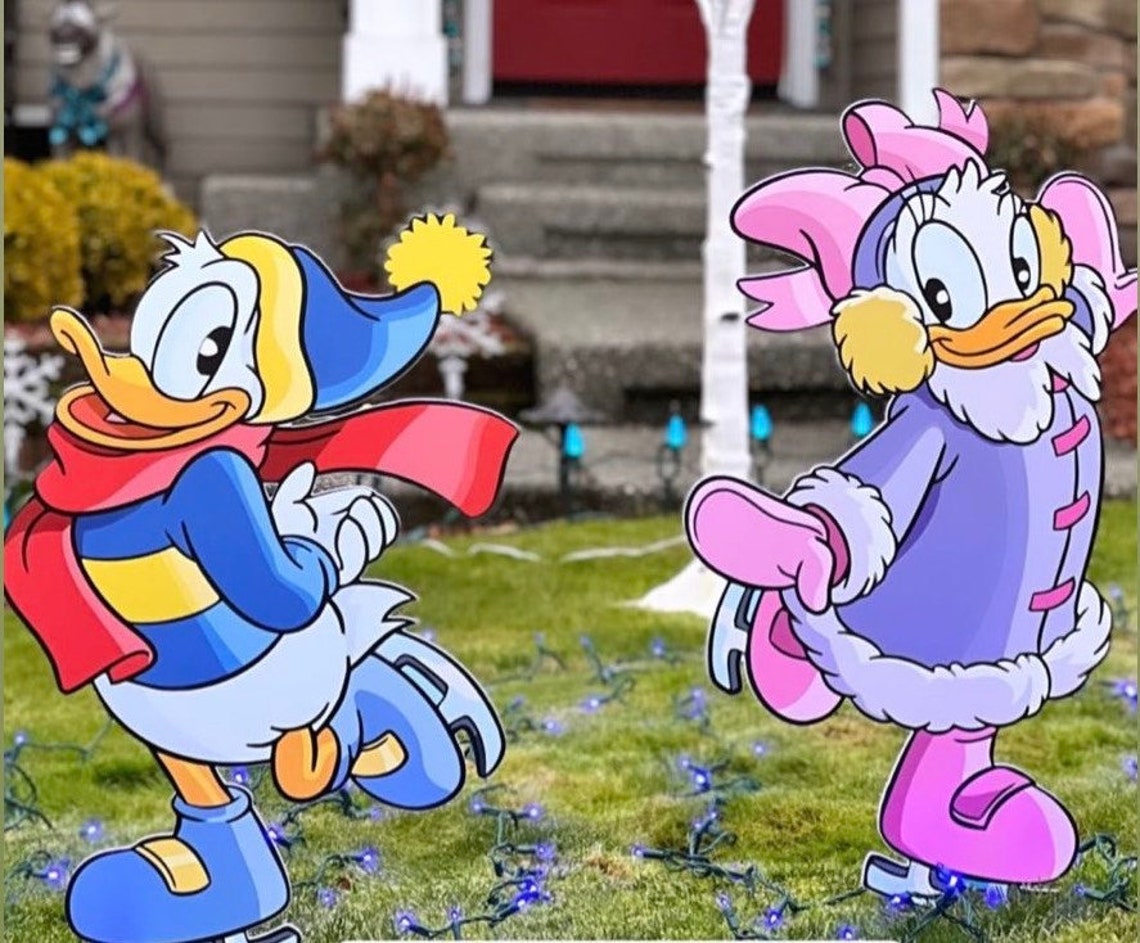 假日滑冰场景。可选更大尺寸图片（图3）。