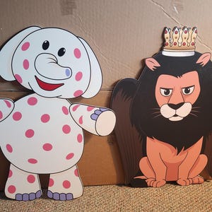Misfit toys yard decorations, 37" tall set of 5 pieces. rigid sturdy christmas decor image 6
