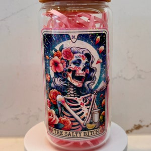 Carta de Tarô The Salty Bitch, Copo Libbey, Lata de Vidro de 16oz, Lata de Vidro Libbey, Lata de Vidro para Café, Lata com Tampa e Canudo, Lata de Vidro Libbey Personalizada