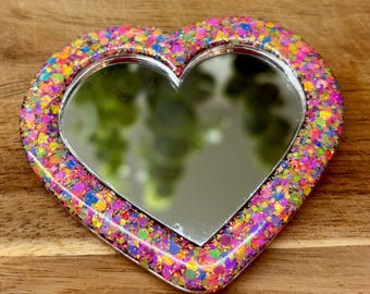 Handgefertigter Herz Taschenspiegel, Glitzer Herzförmiger Kompakter, Niedlicher Reisespiegel, Glitzerndes Geschenk für Sie, Brautjungfer, Geburtstag, Strumpffüller