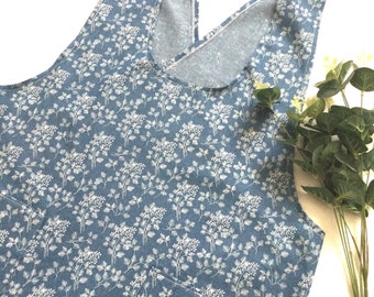 Chambray cotton crossover back apron, gardening apron, printed cotton apron, floral apron, gardener gift