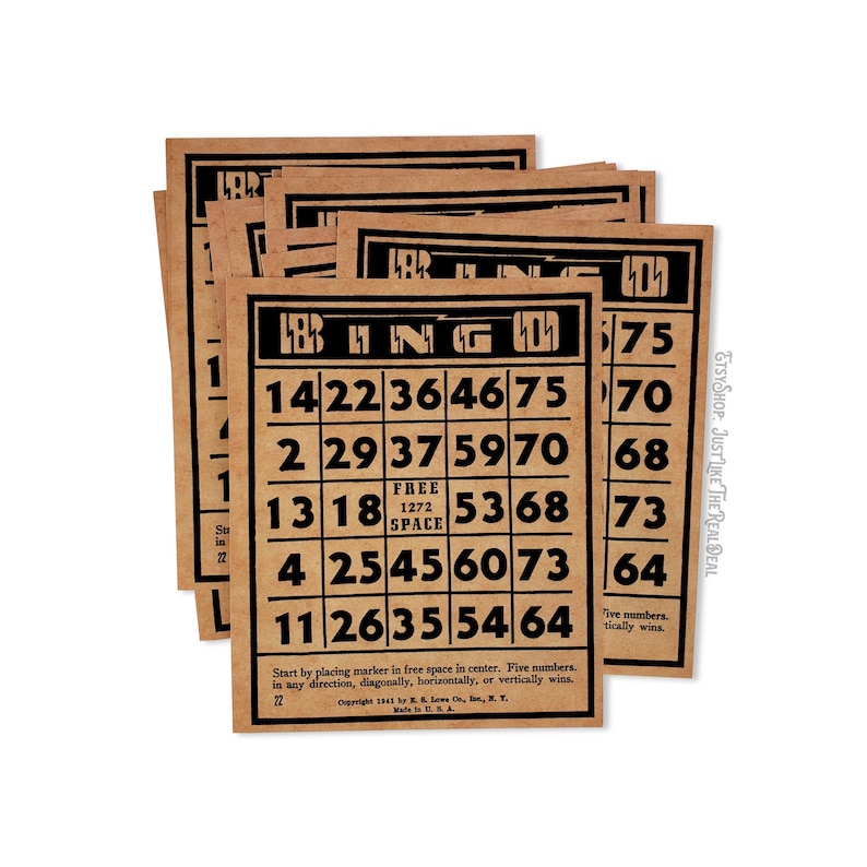 Puede incluir: Una pila de tarjetas de bingo de papel marr&oacute;n con n&uacute;meros negros y la palabra "Bingo" impresa en la parte superior. Las tarjetas tienen un espacio libre en el centro con el texto "Free 1272 Space". El texto "Start by placing marker in free space in center. Five numbers, in any direction, diagonally, horizontally, or vertically wins." est&aacute; impreso en la parte inferior de las tarjetas.