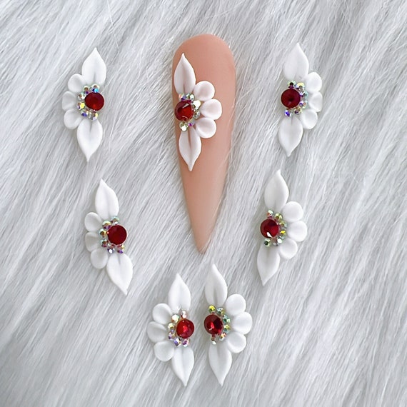 3D Acrylic Flower and Bling Nails | Gallery posted by Luxxnailsby.e | Lemon8