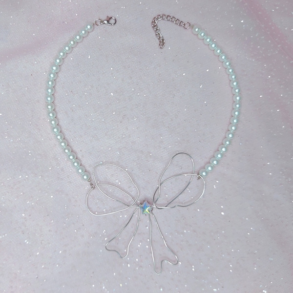 Butterfly wire pearl beaded high necklace