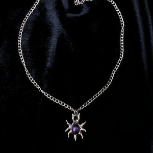 Dark purple pearl mini spider grunge metal necklace zdjęcie 5