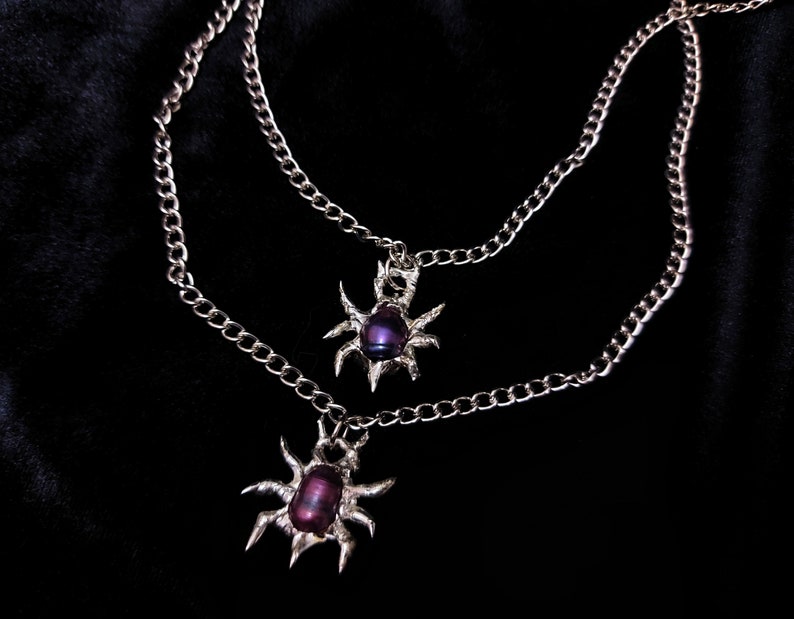 Dark purple pearl mini spider grunge metal necklace zdjęcie 3