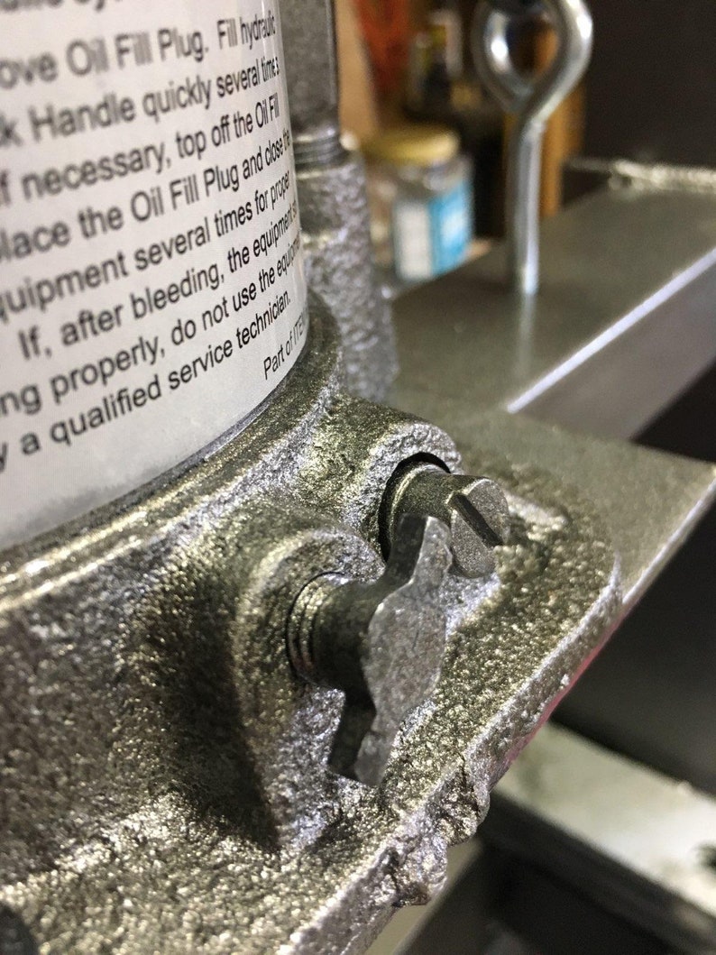 3D Printed Thumb Knob for Bottle Jacks With Cast or Swaged Cross Pin