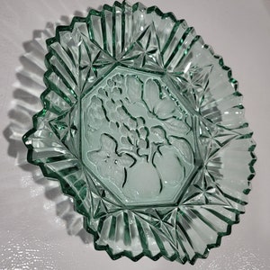 Federal glass bowl, seafoam green serving dish, vintage fruit bowl, mcm home decor, 1960s 1970s kitchen decor, glass centerpiece