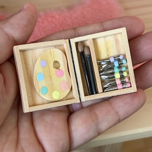 Miniature Little Artist Paint Set, dollhouse miniature, dollhouse accessories and dollhouse decorations