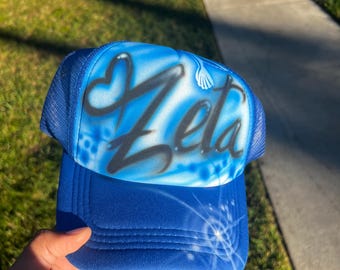 Gorra de camionero con diseño aerógrafo inspirada en Zeta Phi Beta