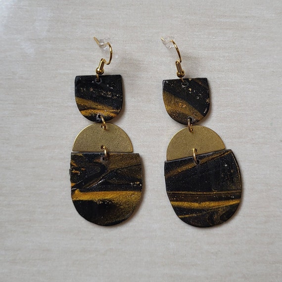 Oval Polymer Clay Earrings - Black and Gold – Uni-T