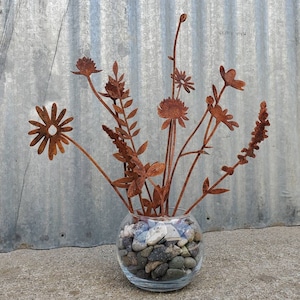 Rusty Flowers Bouquet Gift - Wildflowers for Plant Pot Decoration - Rusted Metal Flower Plant Stake for Garden Vase