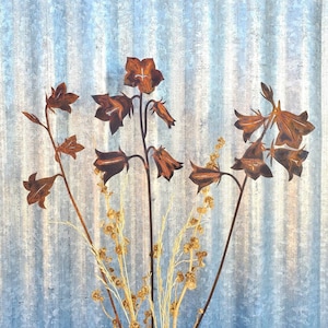 Rusty Flowers Bouquet - Bluebell Wildflowers for Plant Pot Decoration - Rusted Metal Flower Plant Stake for Garden Vase