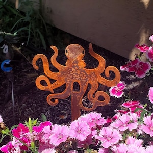 Octopus Planter Pick | Ocean Life Garden Stake | Rusted Metal Beach Art | Rusty Beach House | Nautical Decoration | Metal Ocean Art