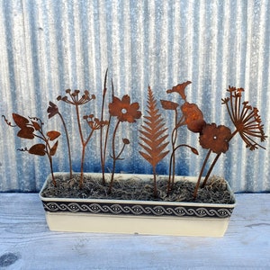 Set of 10 Rusted Metal Wildflowers – Rustic Indoor & Outdoor Decor, Metal Garden Art, Farmhouse Flower Display, Weathered Floral Accents