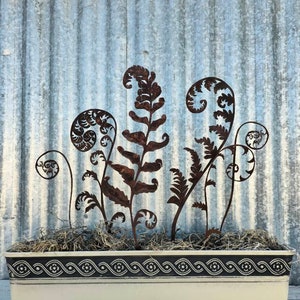 Rusty Fiddlehead Fern Bouquet - Ferns for Plant Pot Decoration - Rusted Metal Frond Flower Plant Stake for Garden Vase