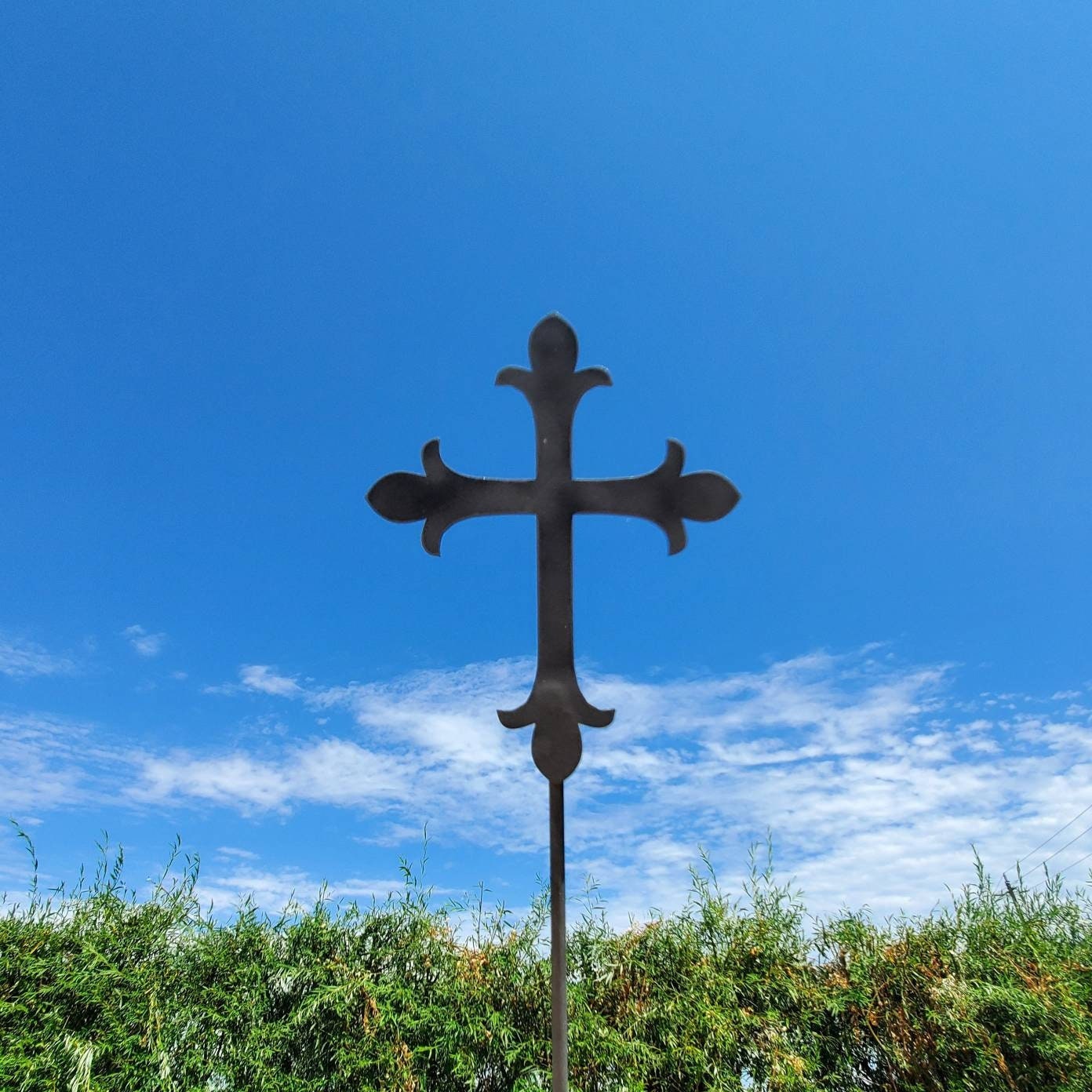 Metal Cross Garden Yard Stake, Memorial Cross Grave Marker Garden Sign, Religious Spiritual Sculpture, sympathy gift, Cemetery Metal Stake