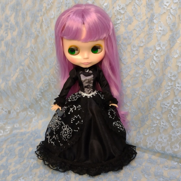 only clothes only gothic Victorian style dress for blythe doll