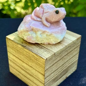 Pink Opal Frog crystal carving,animal totem stone,pink frog crystal,frog spirit animal gift,polished pink opal frog for home decor
