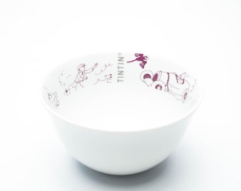 希少なタンタンボウル 13.5 cm x 7.5 cm / 5.3 in x 3 in – 紫色の磁器 – ムーランサール 1995 – 内側にタンタンのレースのイラスト