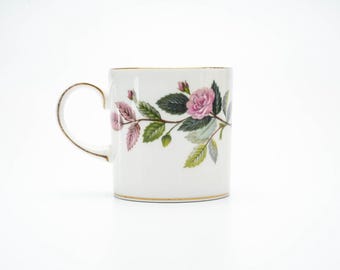 Wedgwood “hathaway Rose” Vintage Botanic Mug Bone China – England