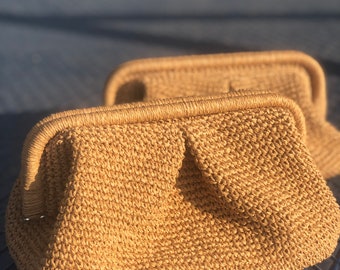 Raffia kuvertväska, sugrörskutväska, raffiakutväska, virkad raffiaväska, handstickad kuvertväska, vävd kuvertväska, sommarväska, virkad väska