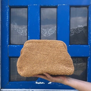 Gehäkelte Kupplung, Raffia CLUTCH Tasche, Stroh Clutch Tasche, gewebte Clutch, gestrickte Kupplung, Stroh Handtasche, Boho Handtasche, Wolke Kupplung, Knödel Tasche