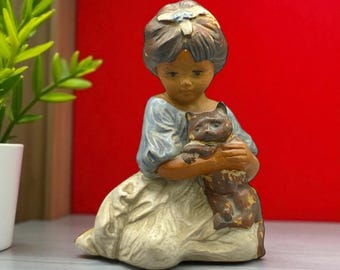 ヴィンテージ陶器の猫の置物：黄色の光沢、茶色のストライプ、ミッド