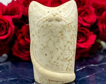 Lovely Swedish Vintage Stoneware Cat from Kayene Ceramics. From the 1990s. Scandinavian Design. Made in Sweden. Retro Gift for Cat Lover.