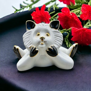 Big, Elegant, Lion-Like White & Black Vintage Porcelain Cat, from the 1970s, Collectible Home Decor, Gift for Cat Lover, Ceramic statue