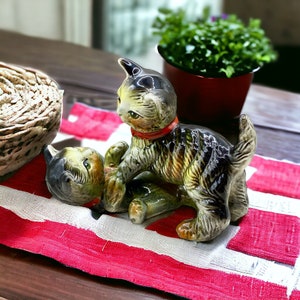 Beautiful Black striped Vintage Porcelain Cats / Kittens Duo Figurine. Hand Painted Ceramic Cats. From the 1950s. Gift for Cat Lover. Retro