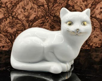 Beautiful White Vintage Porcelain Cat W. Golden Details. From